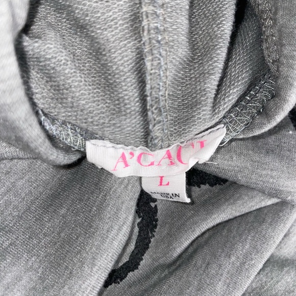 ♥︎ Long Sleeve Cropped Hoodie ♥︎ - Picture 2 of 3